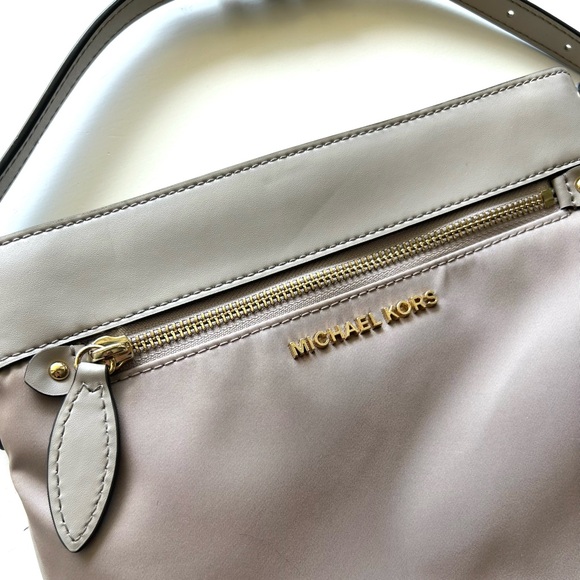 Michael Kors Connie Crossbody Nylon & Leather Beige Bag / Purse - Picture 2 of 14